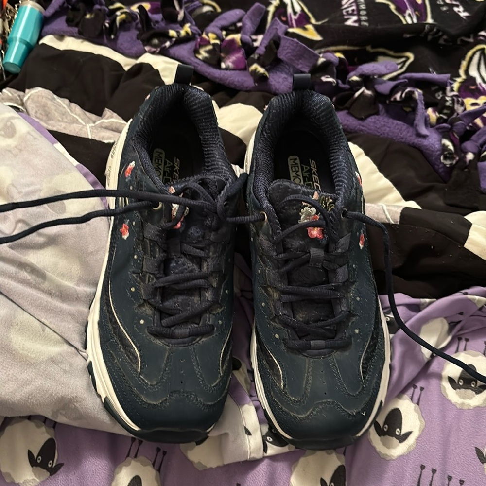 Skechers D’lites w/ Air-Cooled Memory Foam.